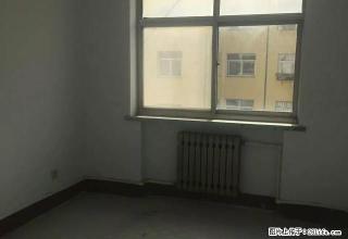 人民广场附近华西小区 简单装修 年付1w2 包暖气费 - 晋城28生活网 jincheng.28life.com