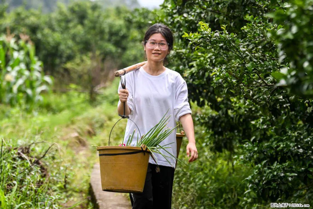 全网追的“扁担女孩”,找了一份暑假工,时薪12元 - 晋城生活资讯 - 晋城28生活网 jincheng.28life.com